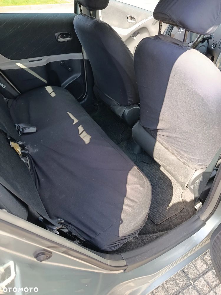 Toyota Yaris - 12