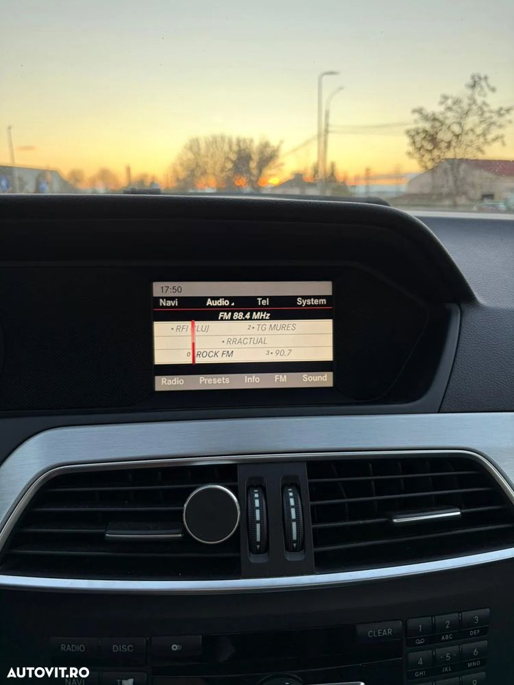 Mercedes-Benz C - 12