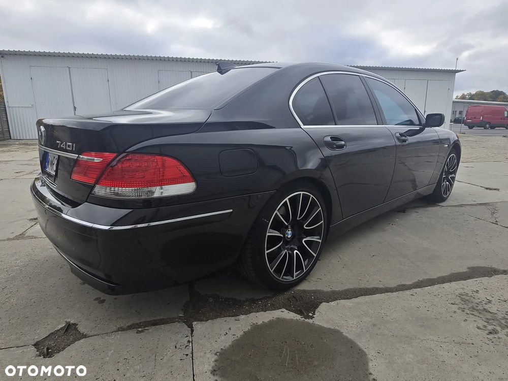 BMW Seria 7 740i - 5