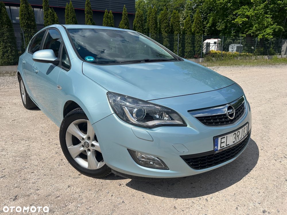Opel Astra 1.6 Turbo Edition - 3