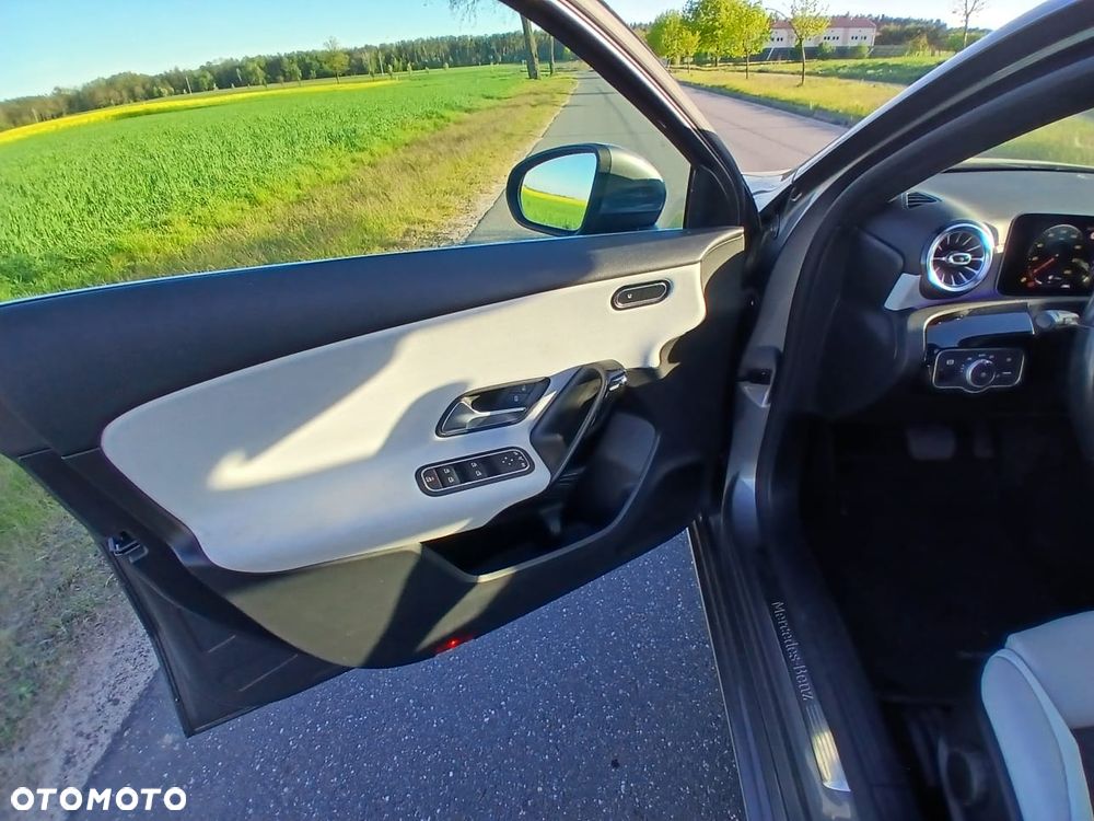 Mercedes-Benz Klasa A 200 7G-DCT - 19