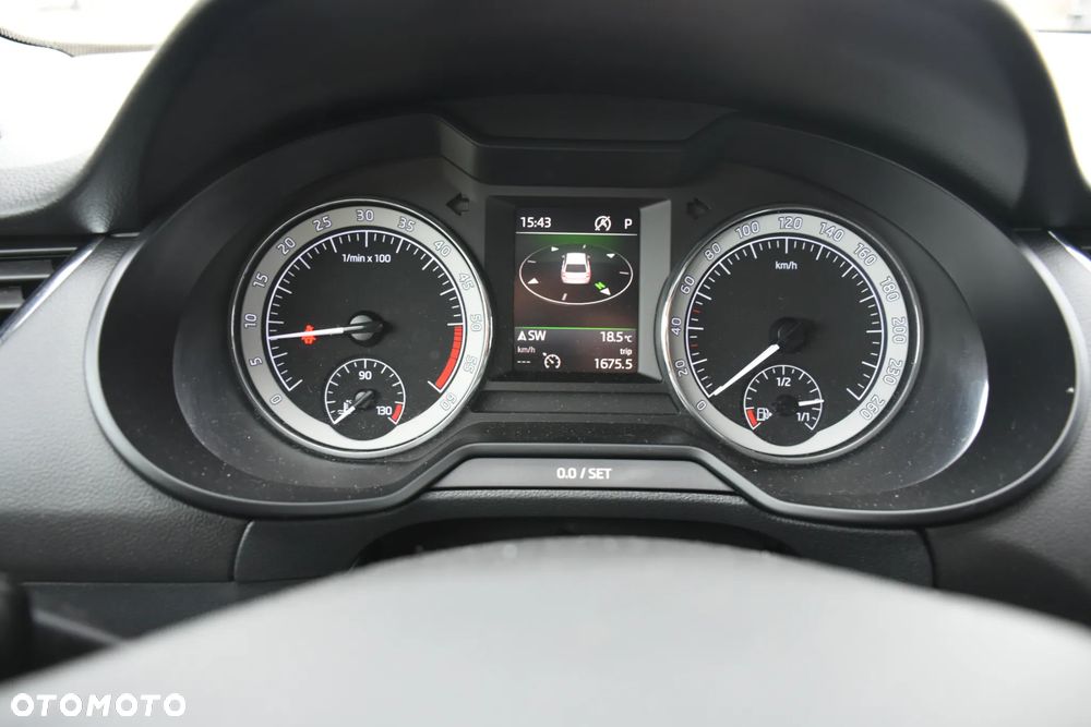Skoda Octavia 2.0 TDI DSG Ambition - 19
