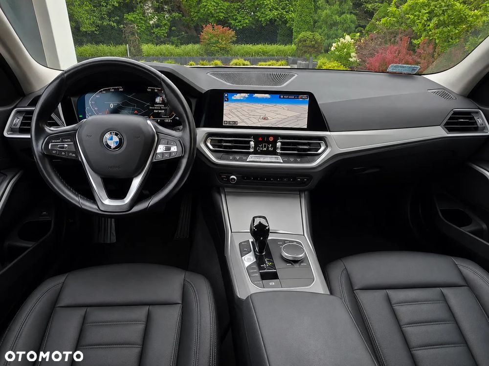 BMW Seria 3 318i M Sport sport - 18