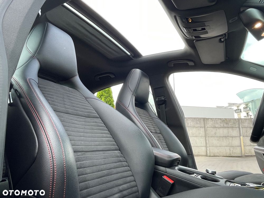 Mercedes-Benz CLA 180 7G-DCT - 12