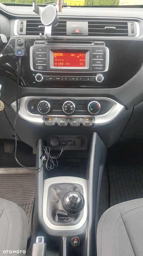 Kia Rio - 16