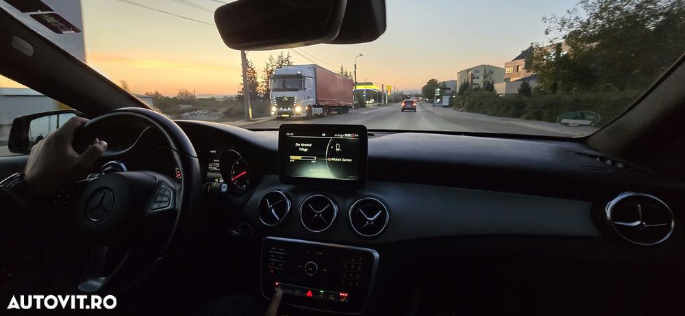 Mercedes-Benz GLA 220 d 7G-DCT - 14