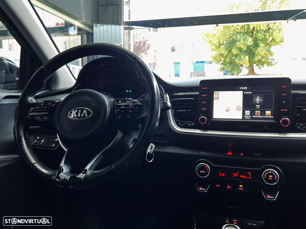 Kia Stonic 1.6 CRDi TX - 22