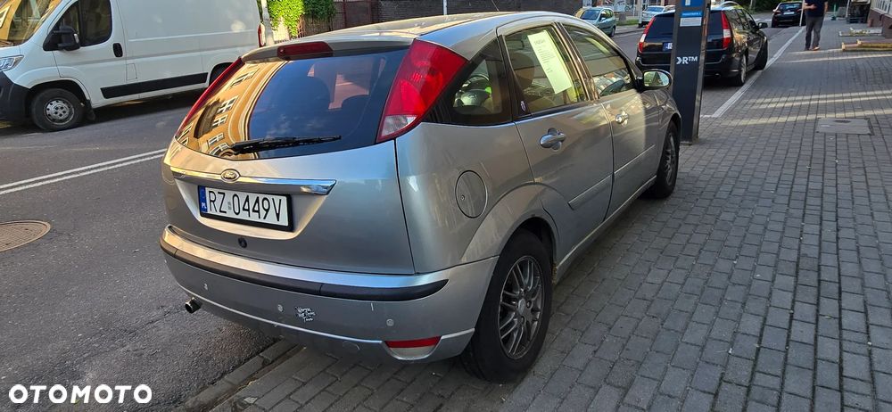 Ford Focus 1.8 Trend - 2