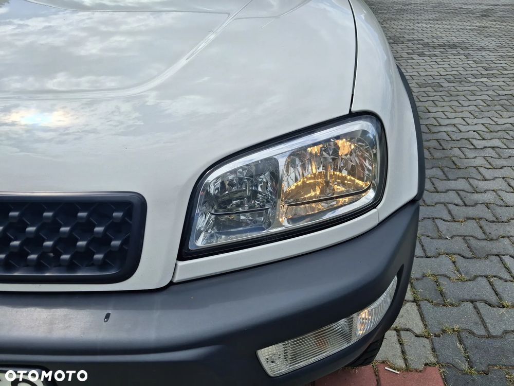 Toyota RAV4 2.0 GLi - 9