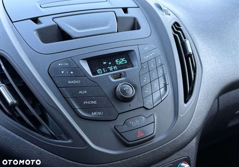 Ford Tourneo Courier - 26