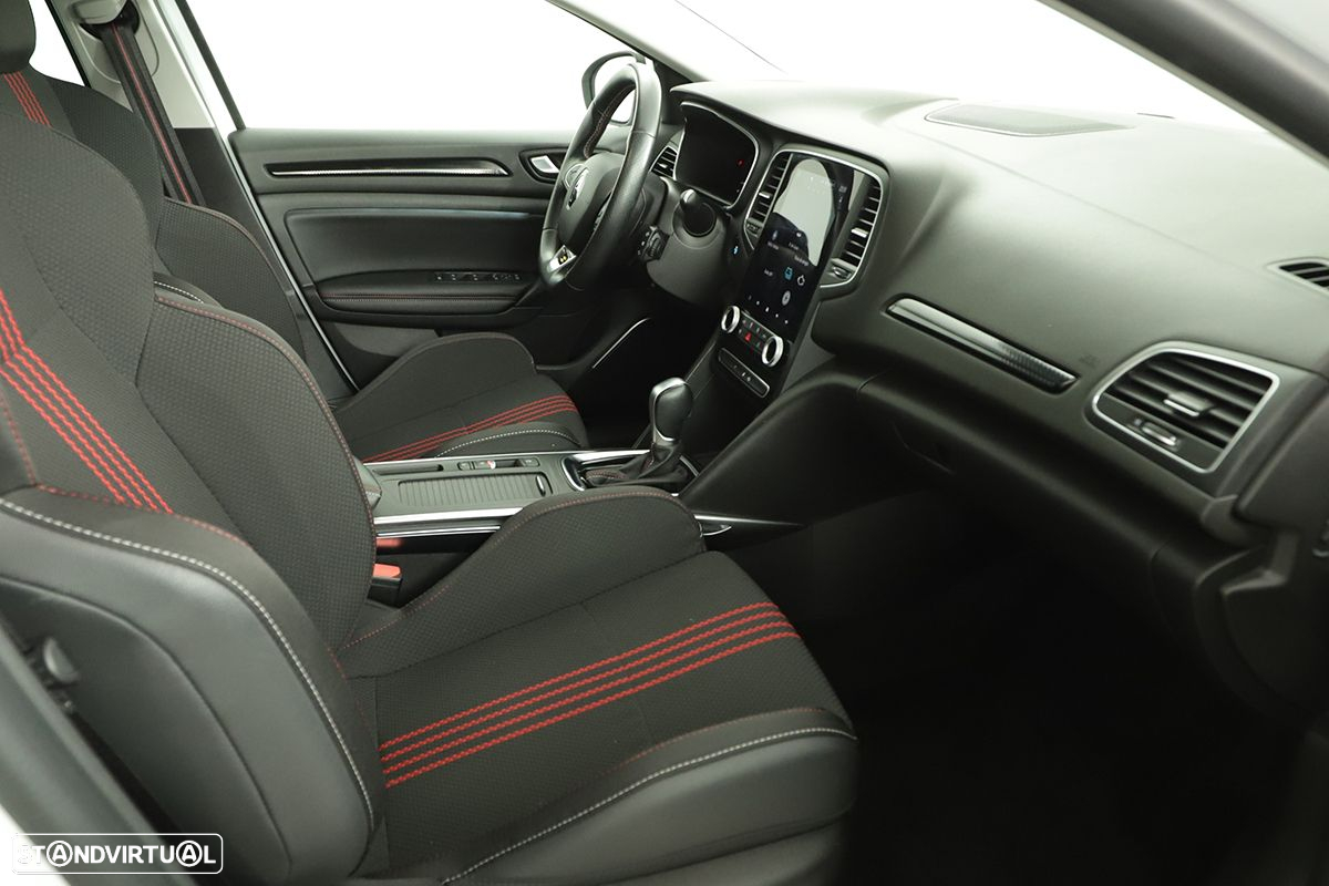 Renault Mégane Sport Tourer 1.6 E-Tech Plug-In Hybrid R.S. Line - 23