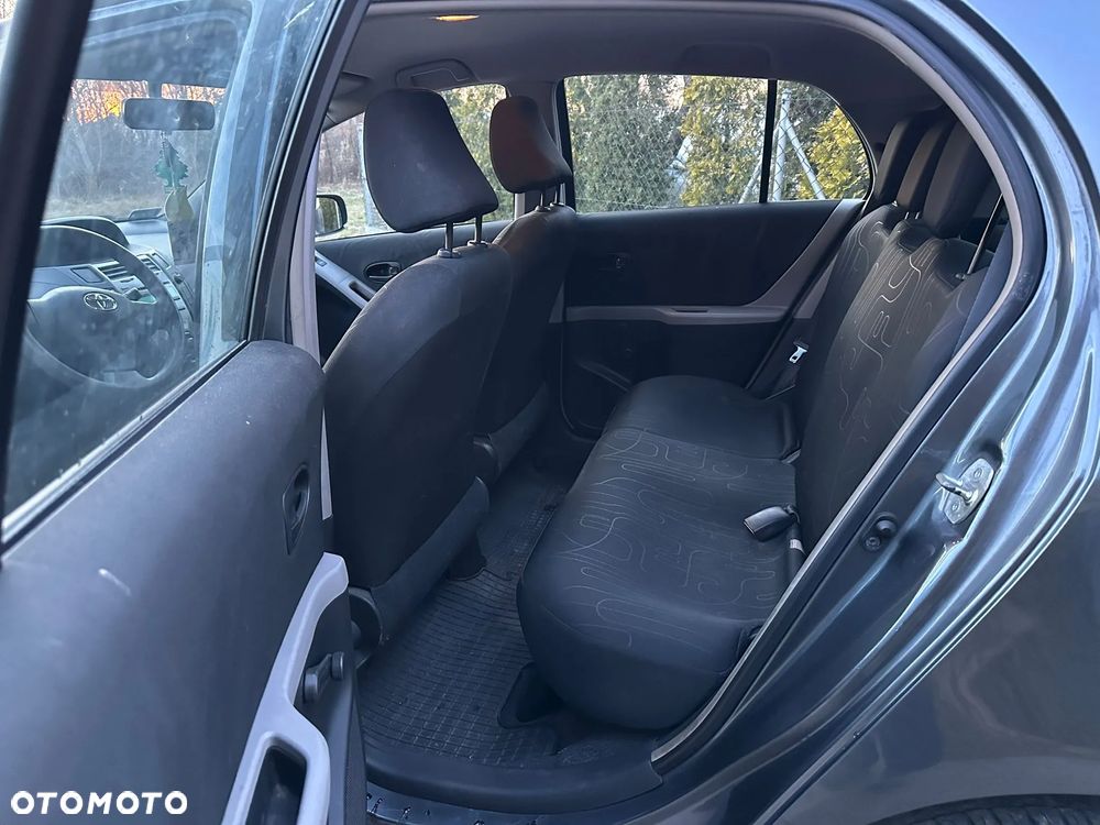 Toyota Yaris - 9