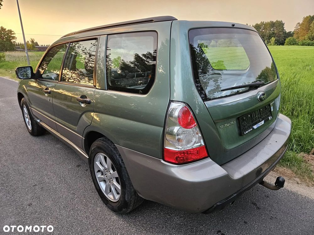 Subaru Forester 2.0 XC Celebration - 12