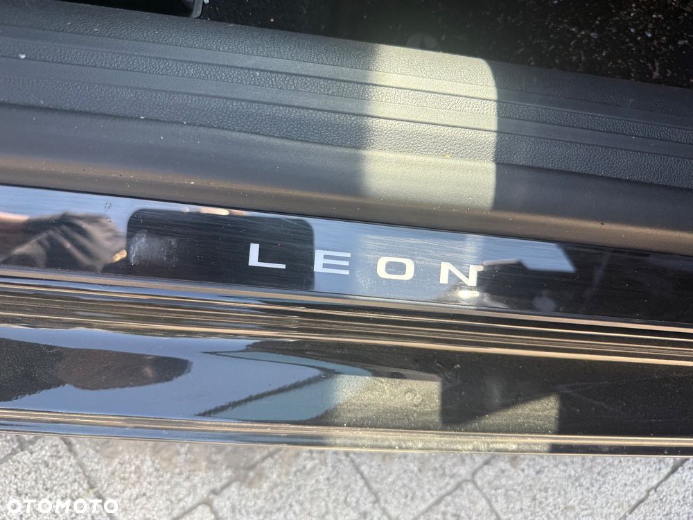 Seat Leon Sportstourer 1.8 TSI FR S&S DSG - 8