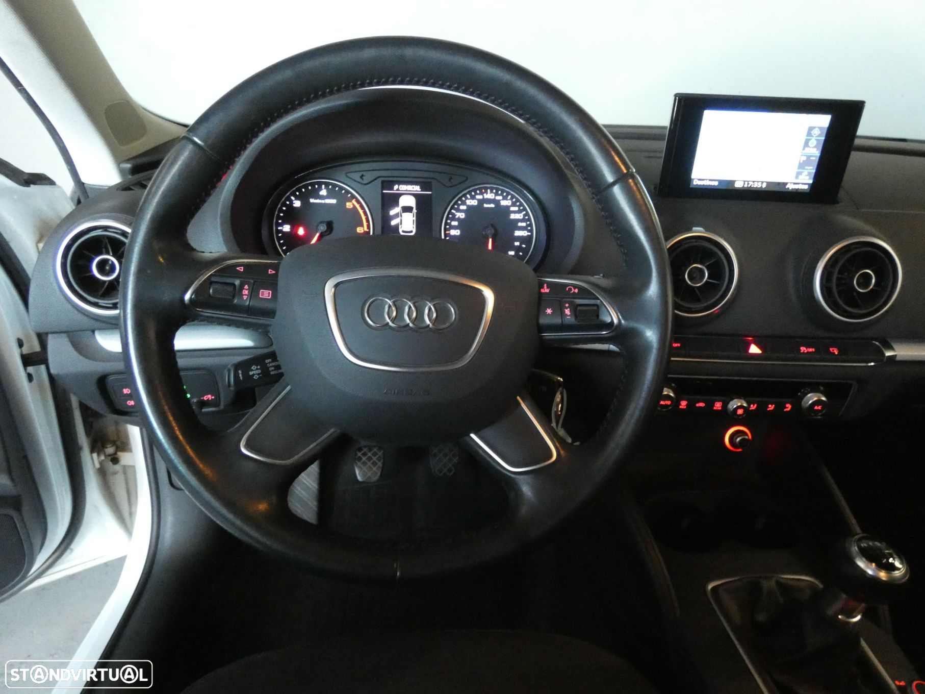 Audi A3 Sportback 1.6 TDI Advance - 19