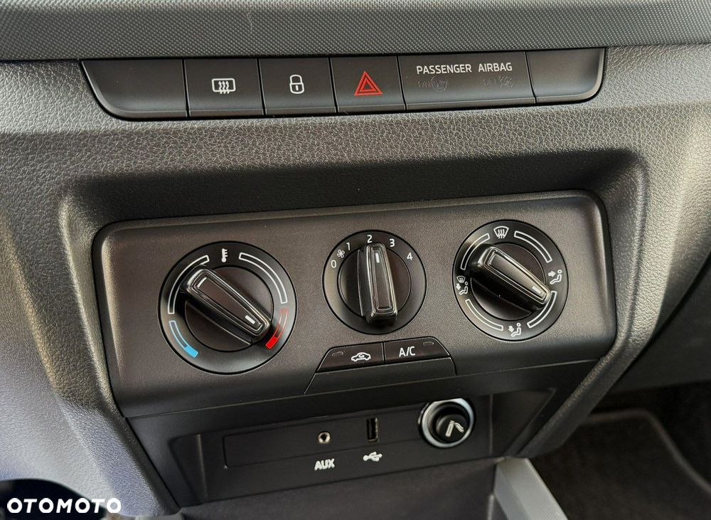 Skoda Fabia 1.0 MPI Active - 27