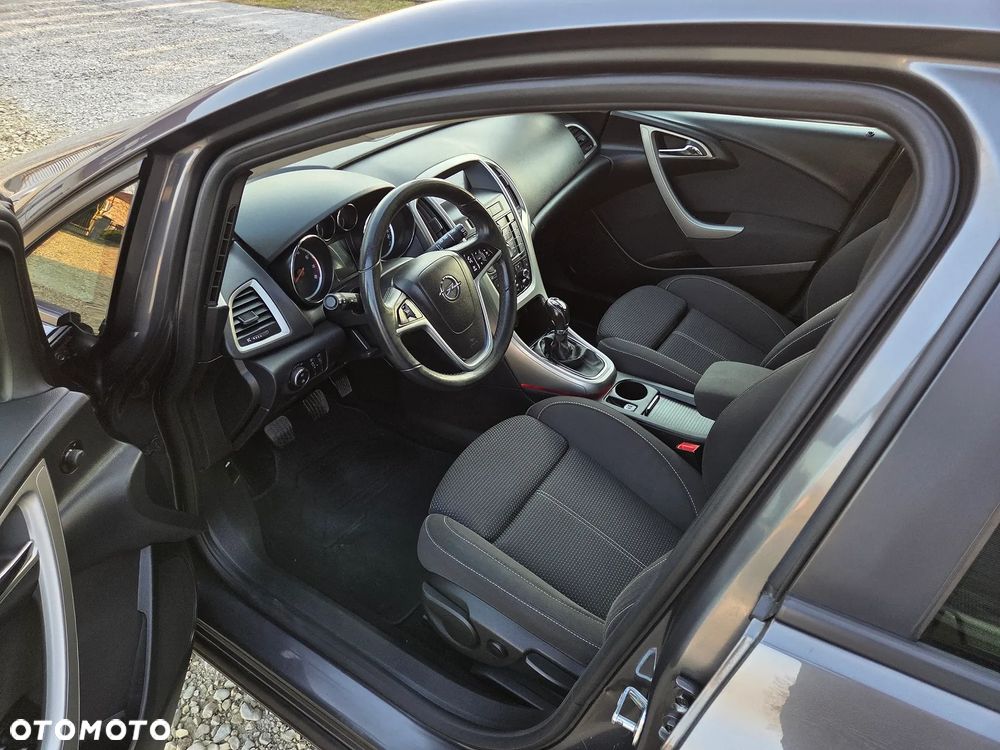 Opel Astra 1.4 T Essentia - 7