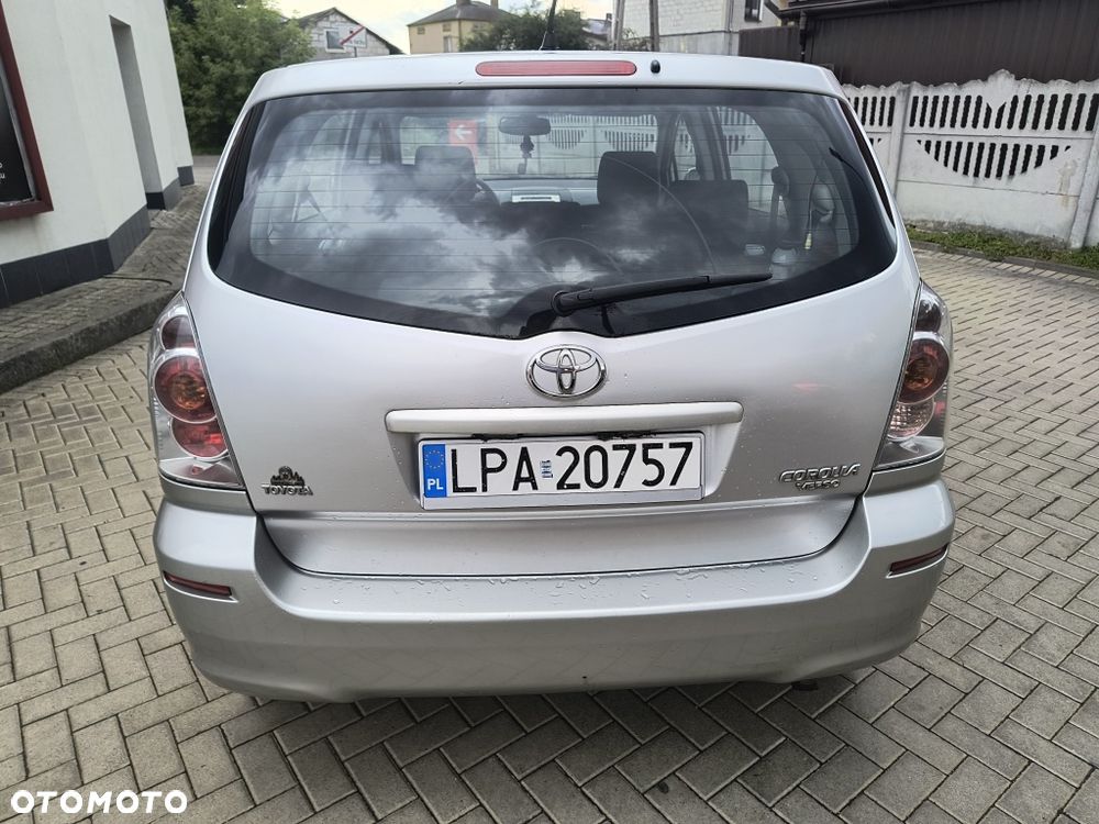 Toyota Corolla Verso - 5