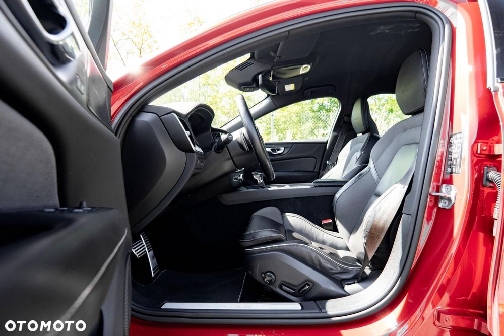 Volvo S60 T5 R-Design - 14