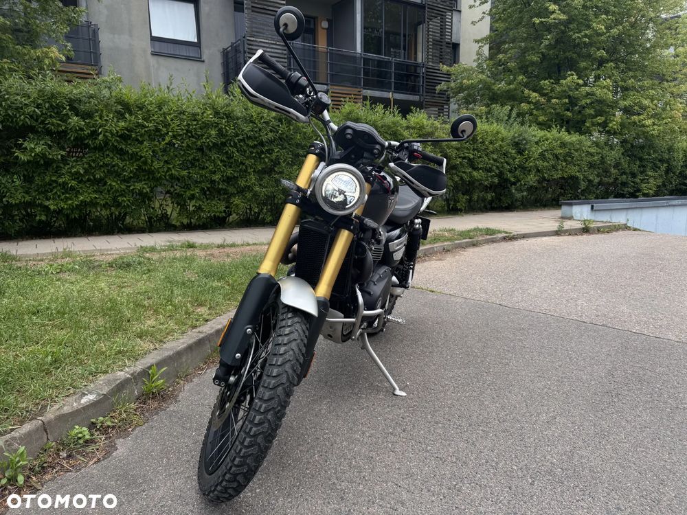 Triumph Scrambler - 9