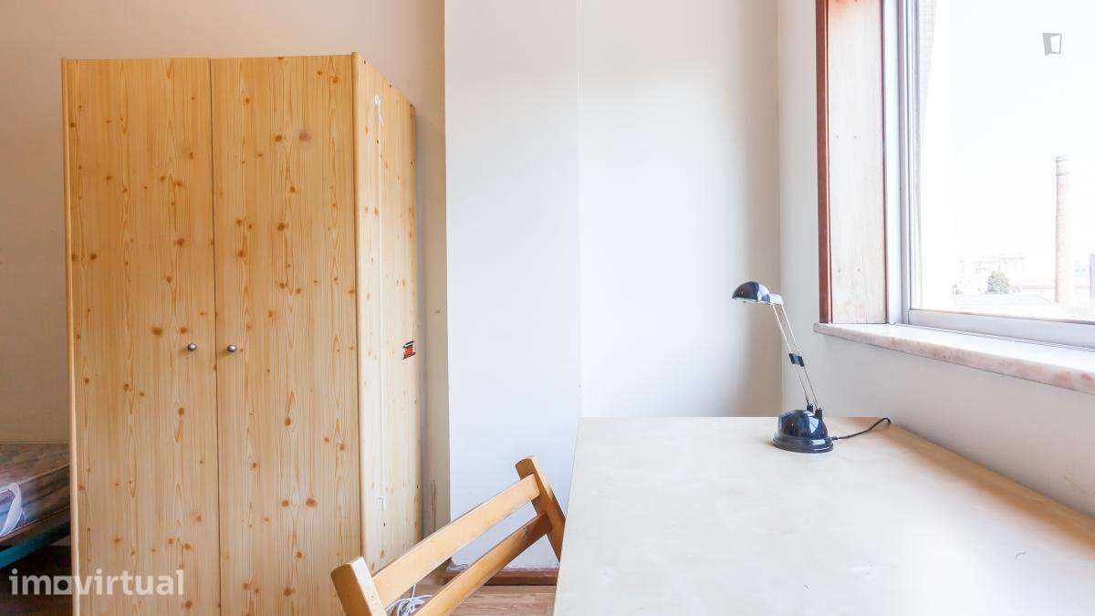Quarto - localizado em Ramalde Porto - Grande imagem: 5/36