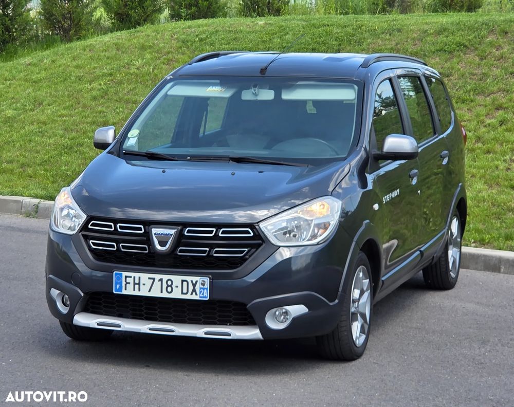 Dacia Lodgy 1.5 Blue dCi Stepway - 1