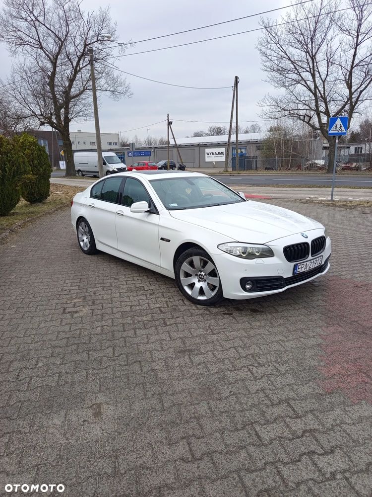 BMW Seria 5 528i - 1