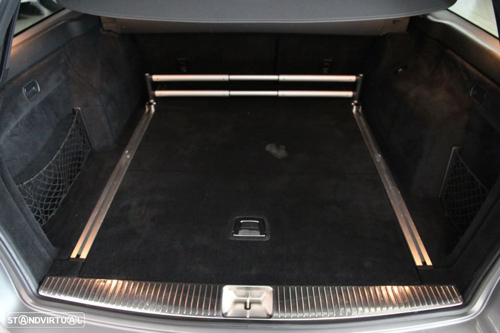 Mercedes-Benz E 250 BlueTEC Avantgarde Auto. - 26