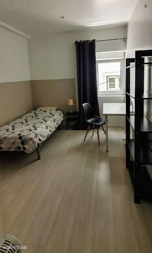 Quarto - localizado em Baixa Coimbra - Grande imagem: 3/15
