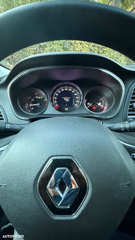 Renault Megane TCe Business - 7