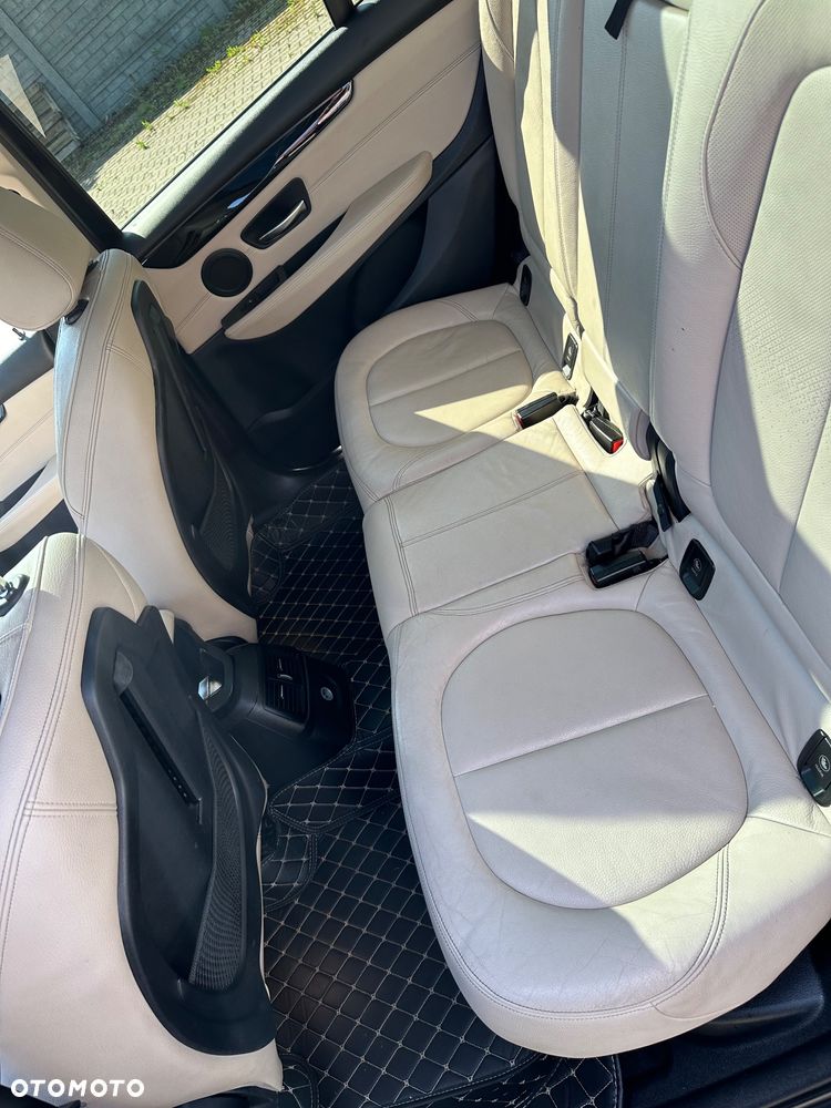 BMW Seria 2 220d - 14