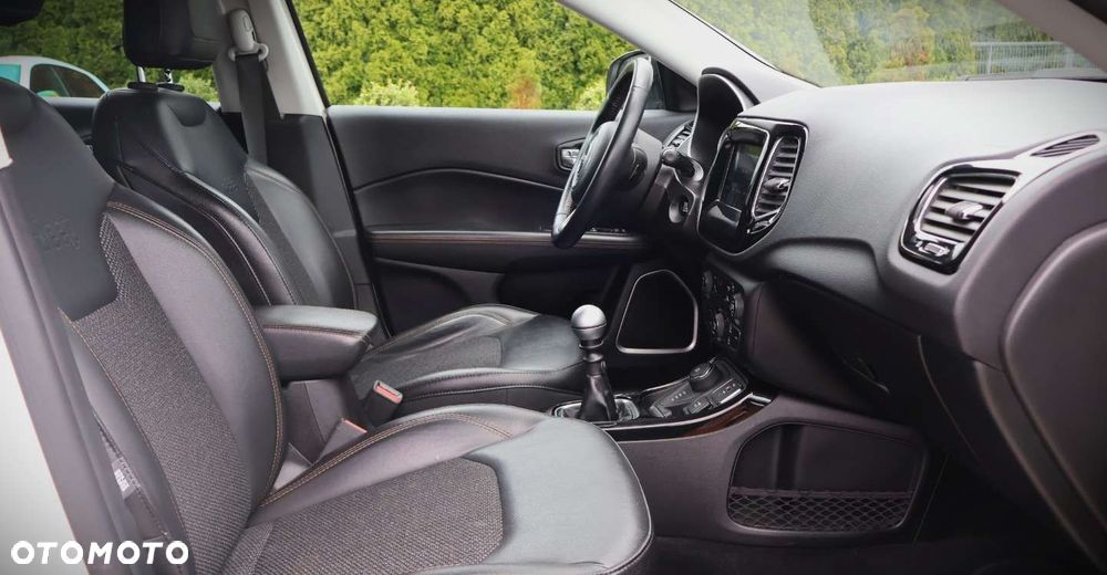 Jeep Compass - 15