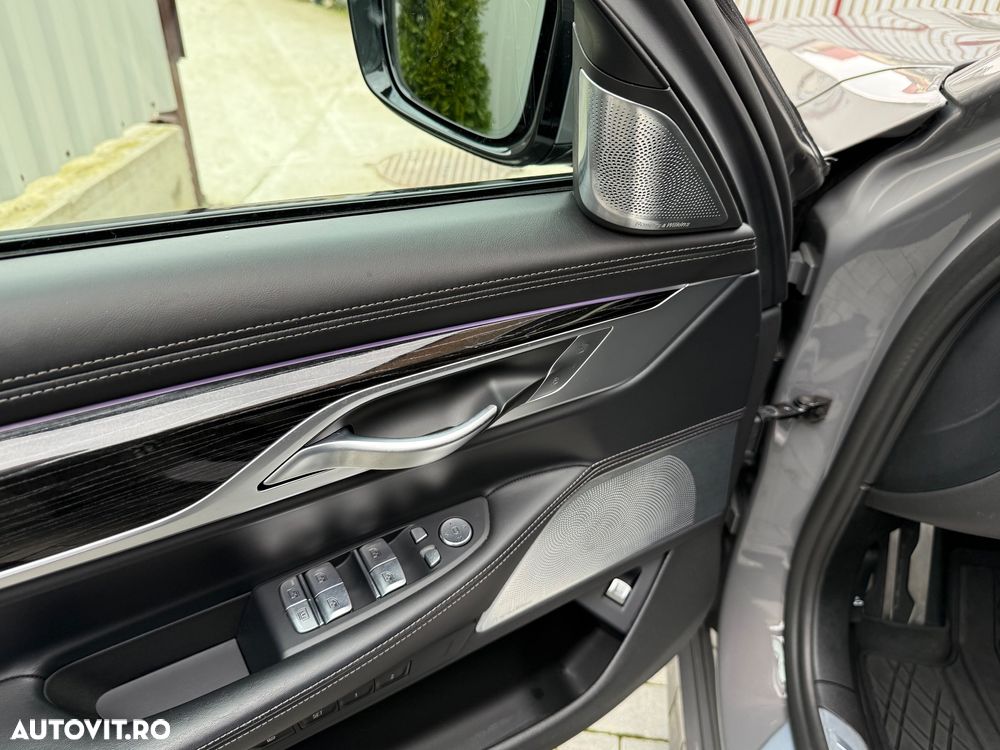 BMW Seria 7 730d xDrive MHEV - 17