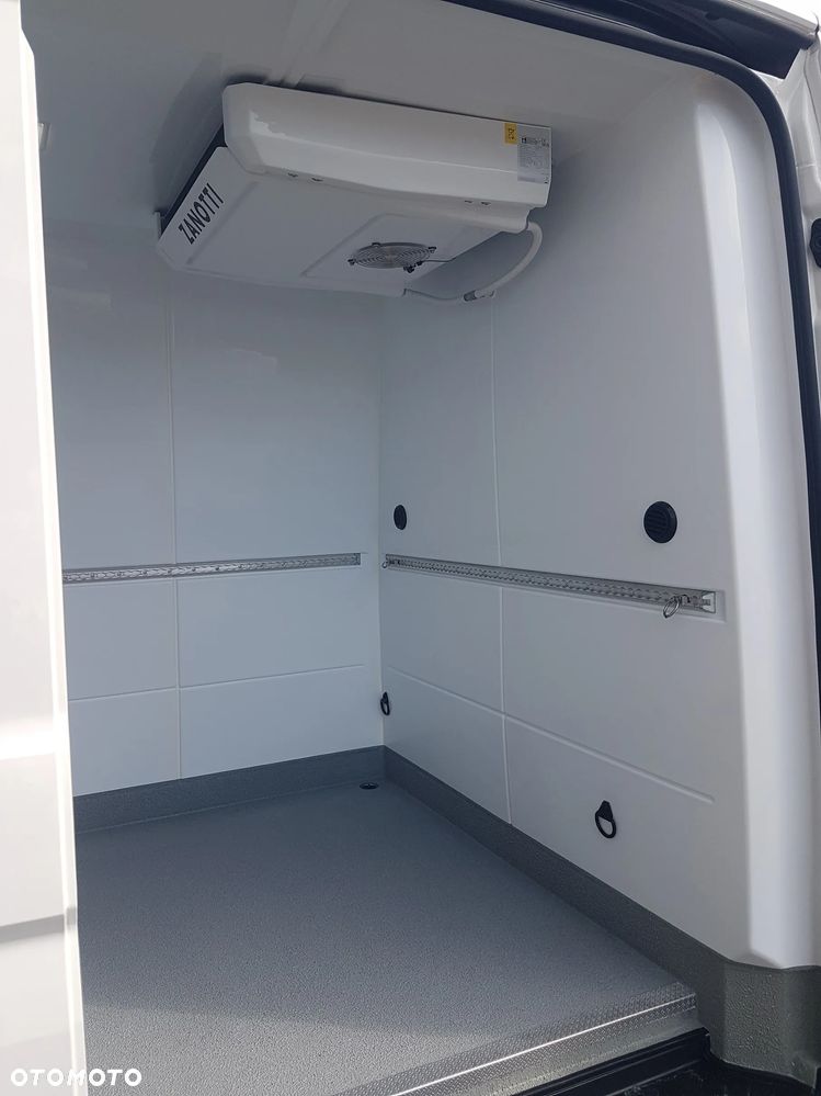 Volkswagen CRAFTER CHŁODNIA MROŹNIA AGREGAT IZOTERMA GRZANIE DŁUGI WYSOKI KLIMA TEMPOMAT - 38