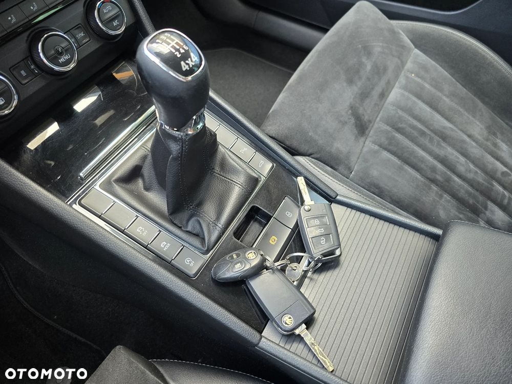 Skoda Superb 2.0 TDI 4x4 Style - 24