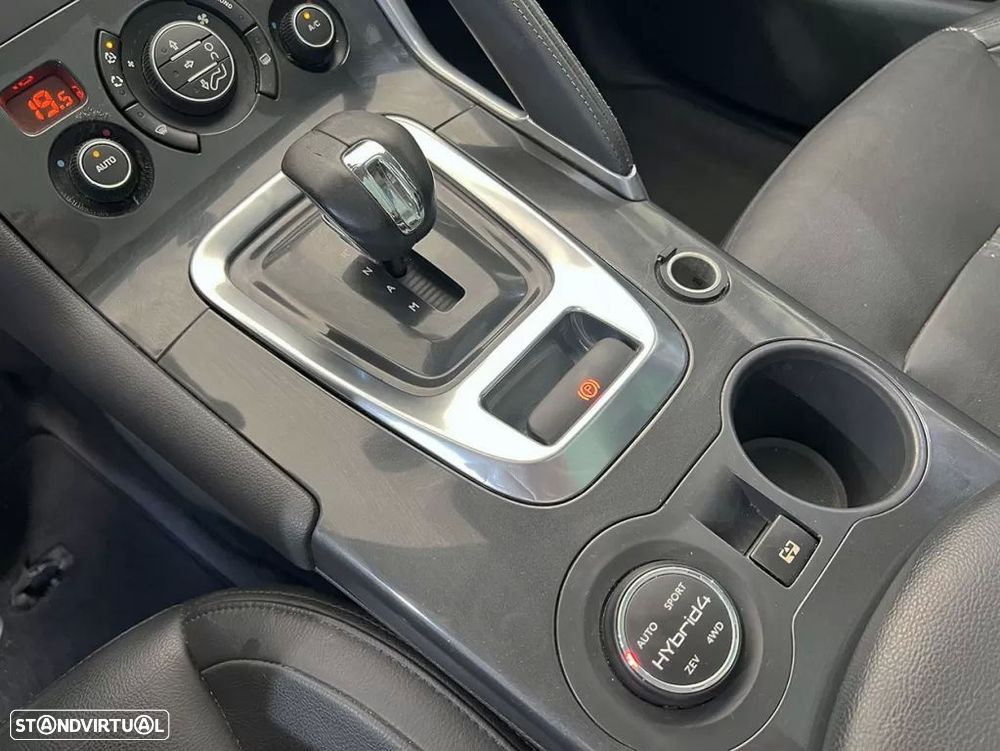 Peugeot 3008 2.0 HDi Hybrid4 - 13