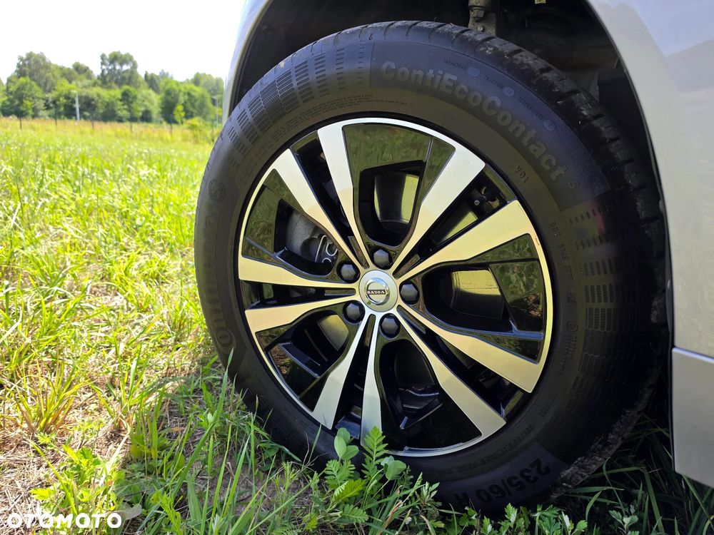 Volvo XC 60 B5 D AWD Momentum Pro - 22