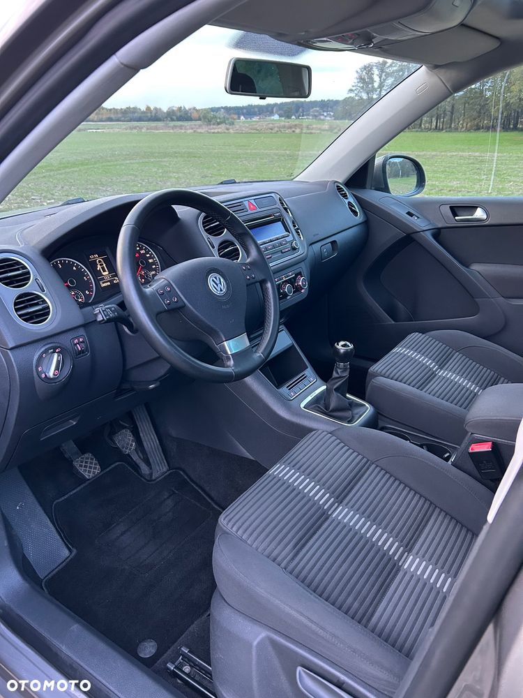 Volkswagen Tiguan - 5