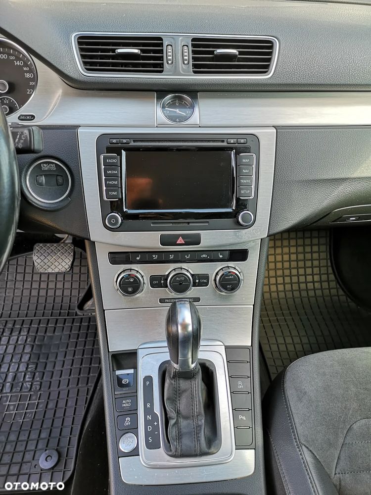 Volkswagen Passat 2.0 TDI Highline DSG - 23