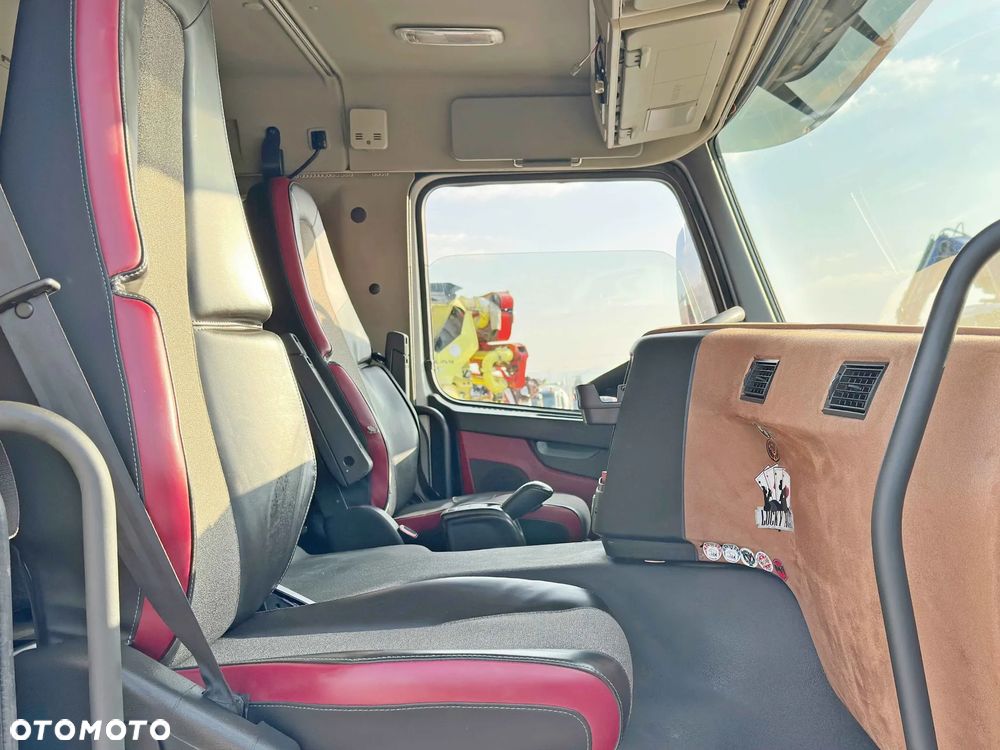 Volvo FMX 460 Skrzynia 6,60 m * HIAB X - HIPRO 302 EP - 5 + PILOT / 8x4 - 10