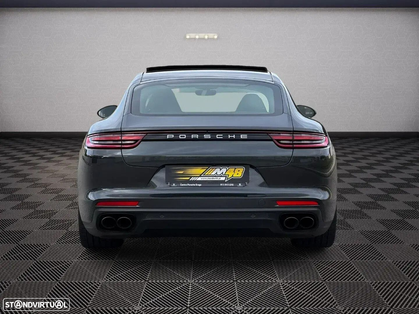 Porsche Panamera - 4