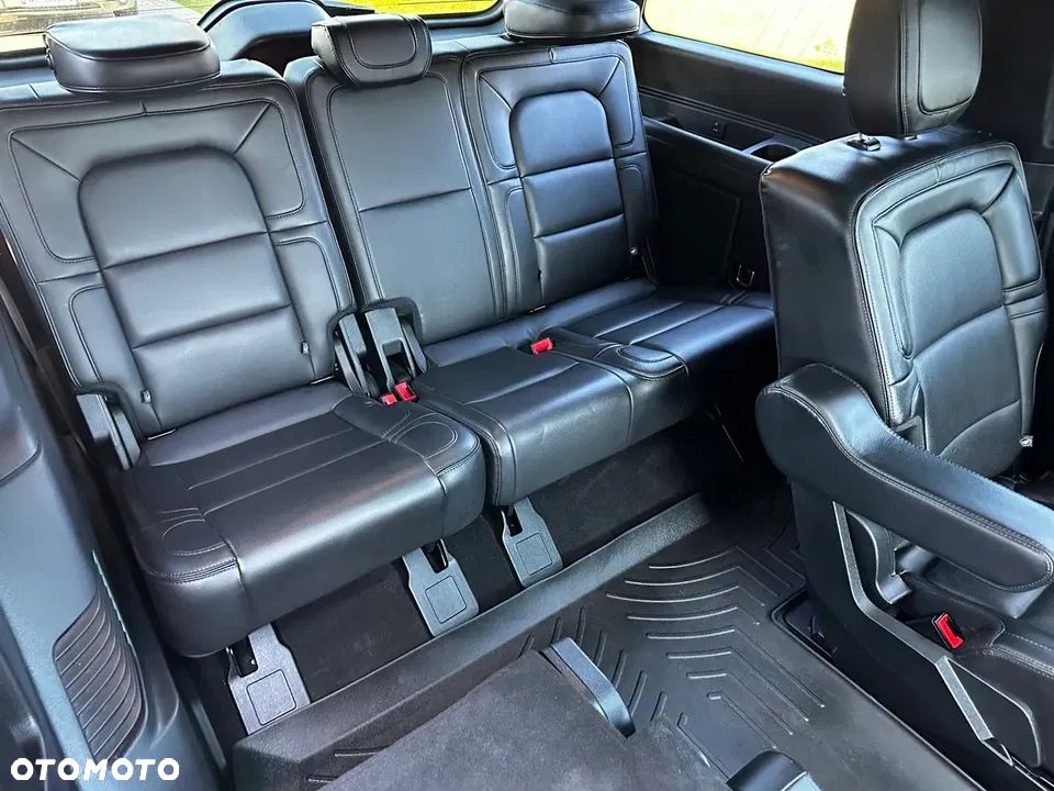 Lincoln Navigator - 37