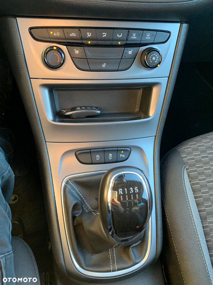 Opel Astra 1.2 T Edition S&S - 21