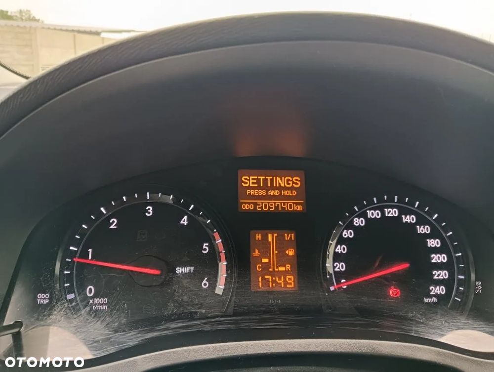 Toyota Avensis - 14