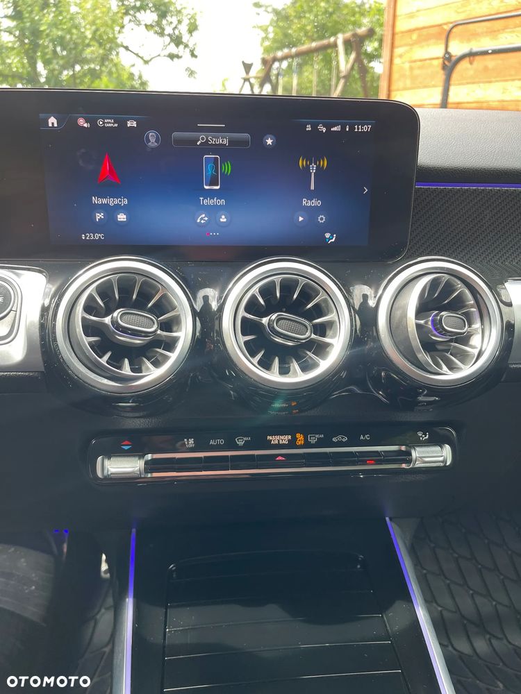 Mercedes-Benz GLB 200 d AMG Line 8G-DCT - 22
