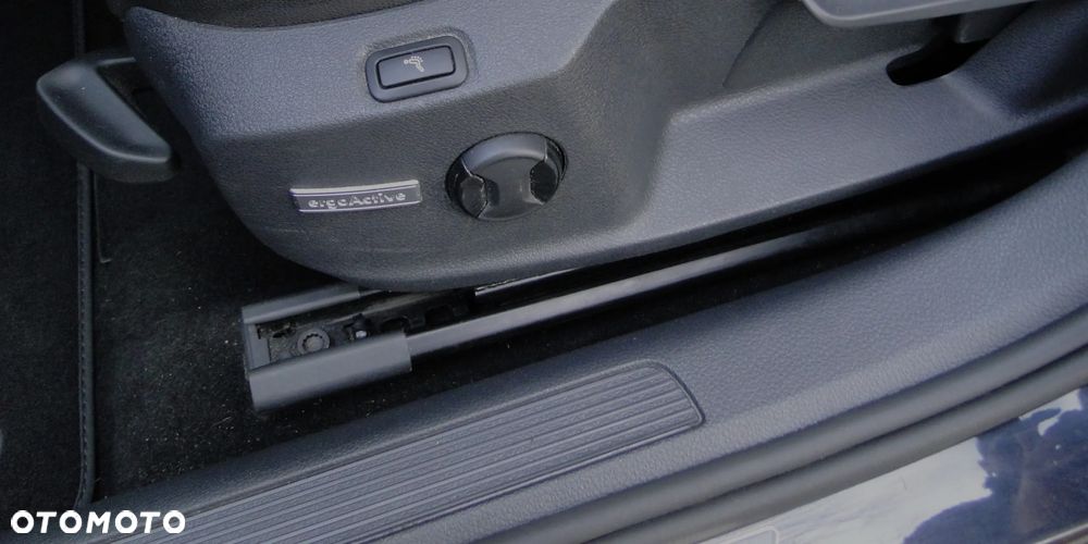 Volkswagen Golf 2.0 TDI SCR DSG R-Line - 18