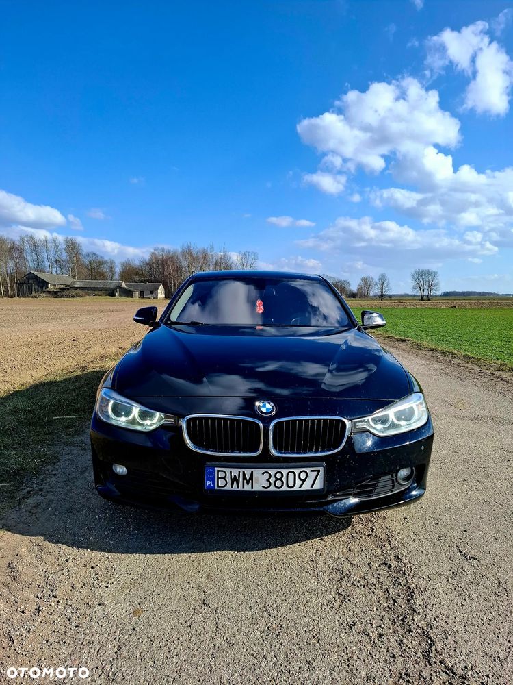 BMW Seria 3 325d Sport - 8