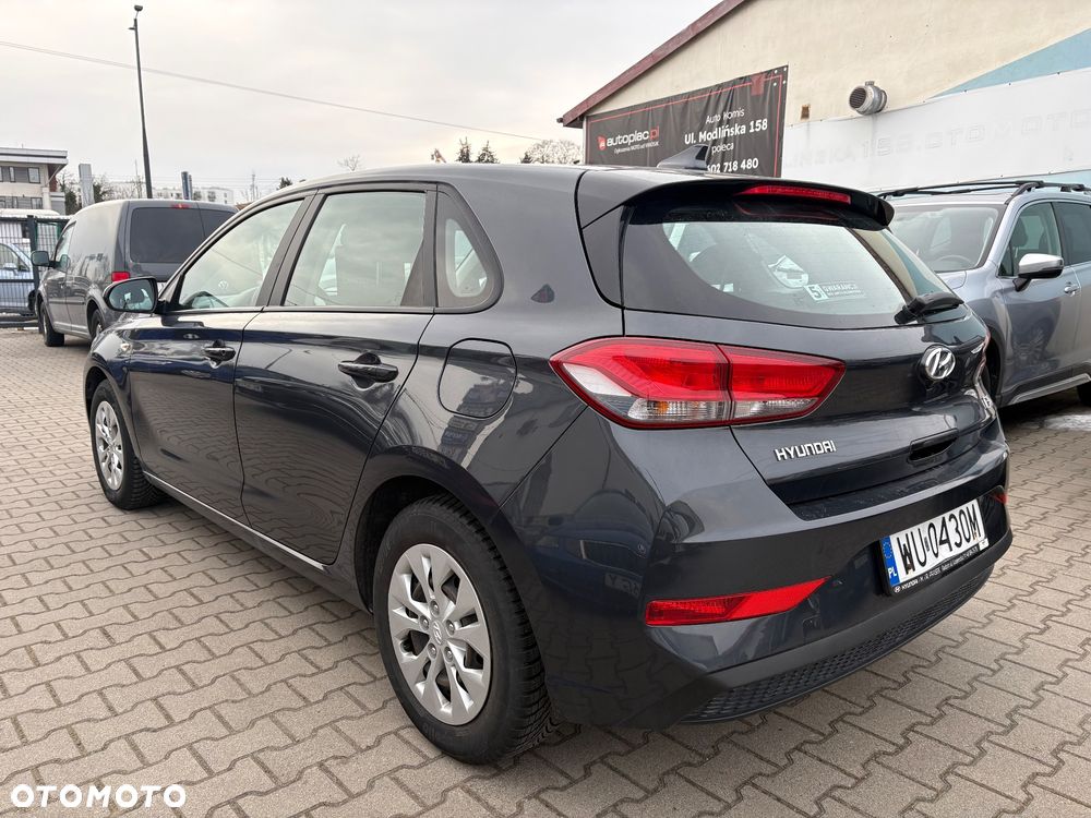 Hyundai i30 1.5 DPI Classic + - 9