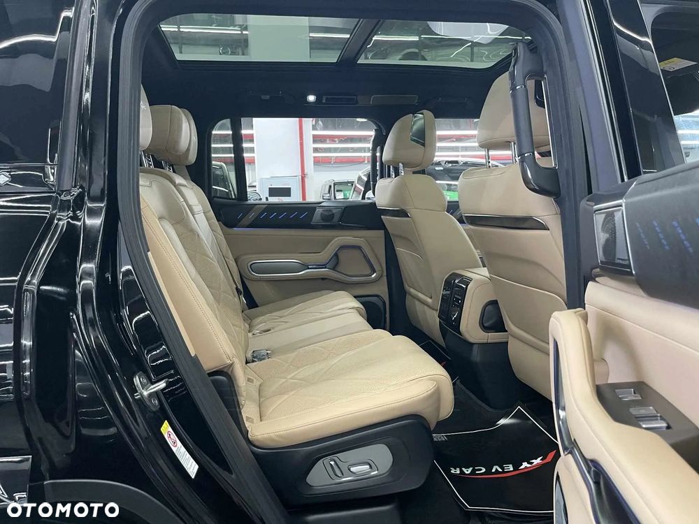 BYD Leopard 8 - 8