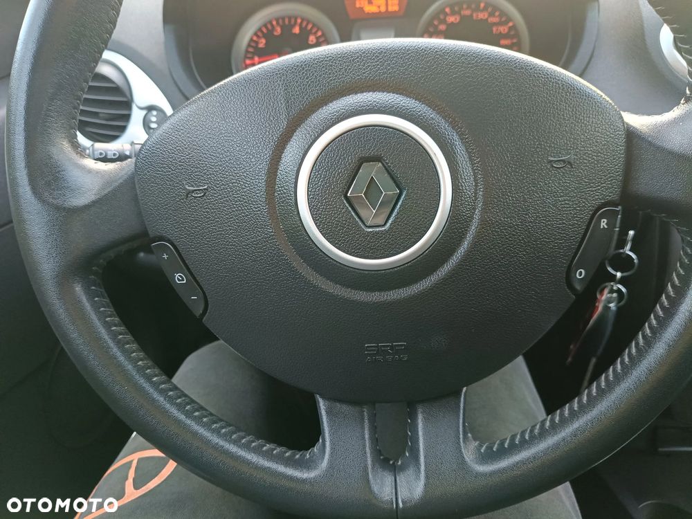 Renault Clio - 26